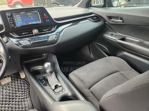 Toyota C-HR XLE FWD Sport Utility (2.0L 4cyl 2AM) 2018 Black