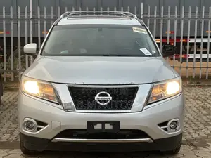 Photo - Nissan Pathfinder SL FWD 2013 Silver