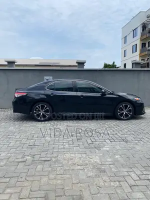 Toyota Camry SE FWD 2020 Black