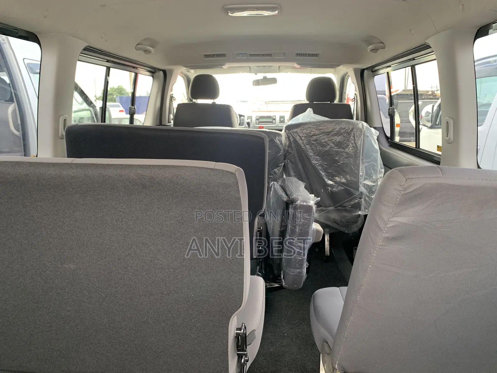 Toyota HiAce 2015 Silver