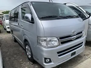 Toyota HiAce 2015 Silver