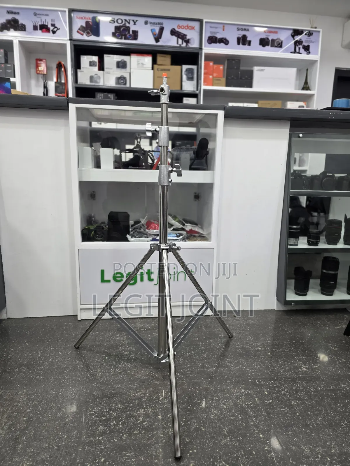Silver Heavy-Duty Light Stand