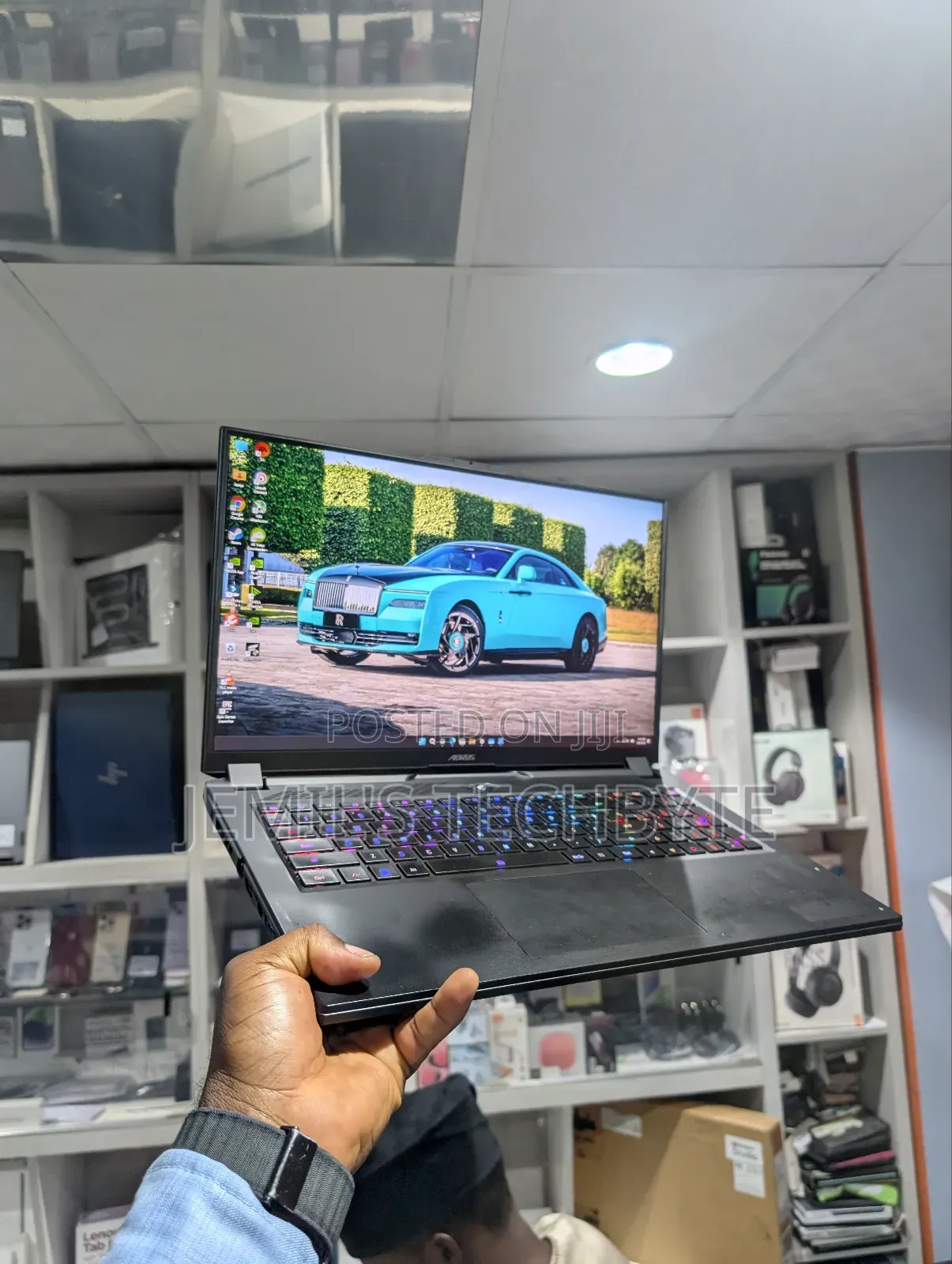Laptop Gigabyte AORUS 17X 16GB Intel Core I7 SSD 1T
