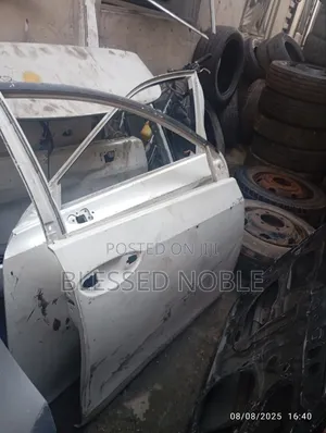 Door Corolla 2014