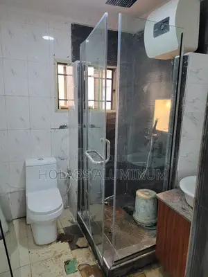 Cubicle Glass Toilet 10mm