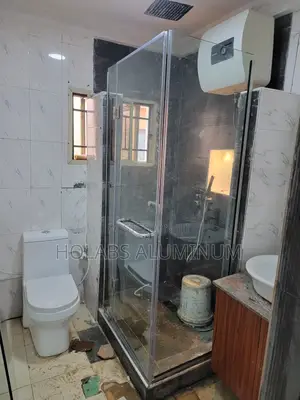 Cubicle Glass Toilet 10mm