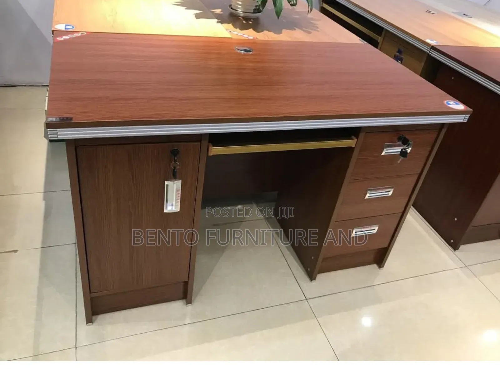 Modern Quality Office Table With Drawers.