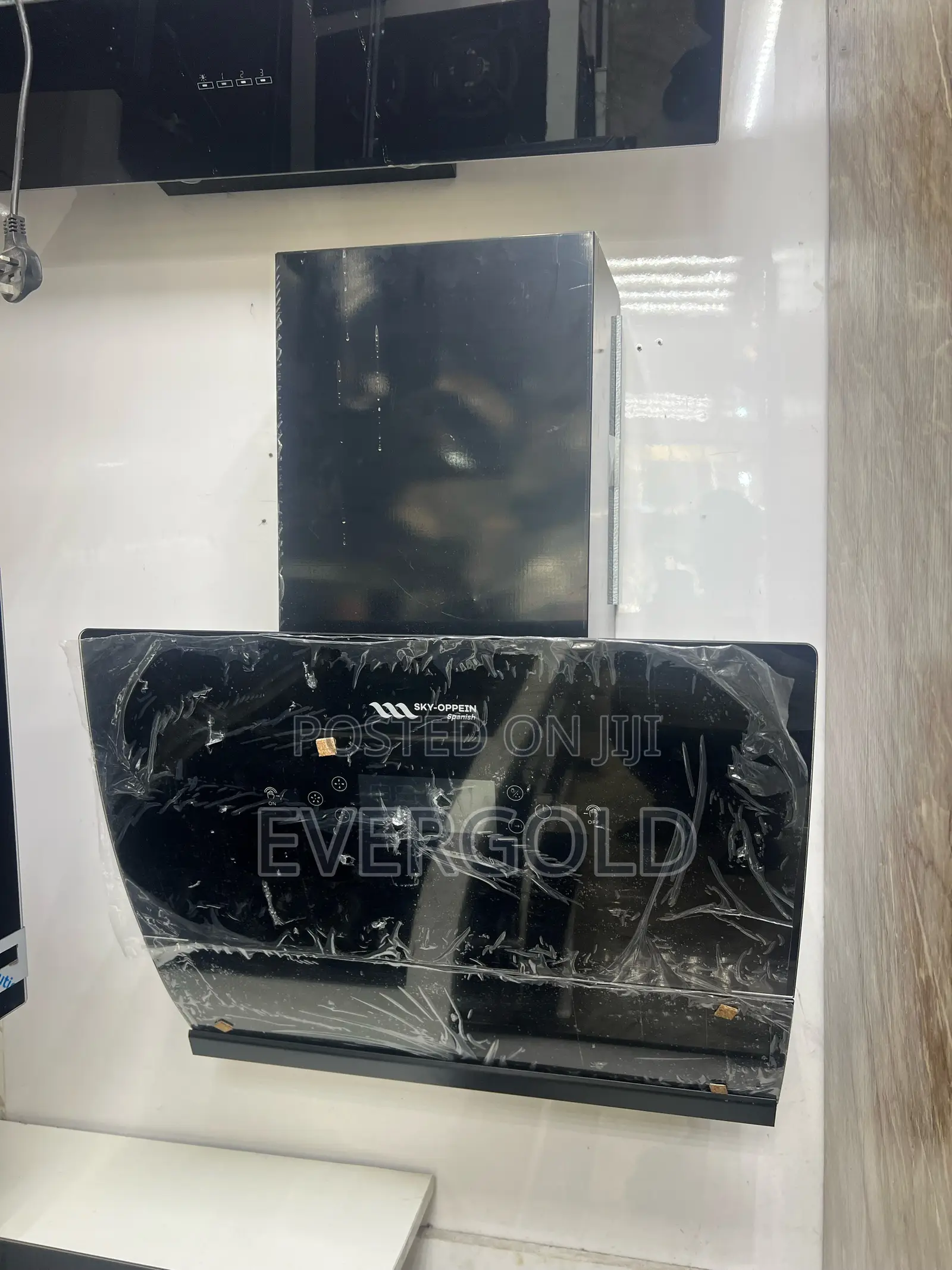 60 Cm Plasma Kitchen Range Hood Available