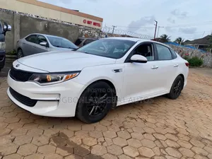 Photo - Kia Optima 2018 White
