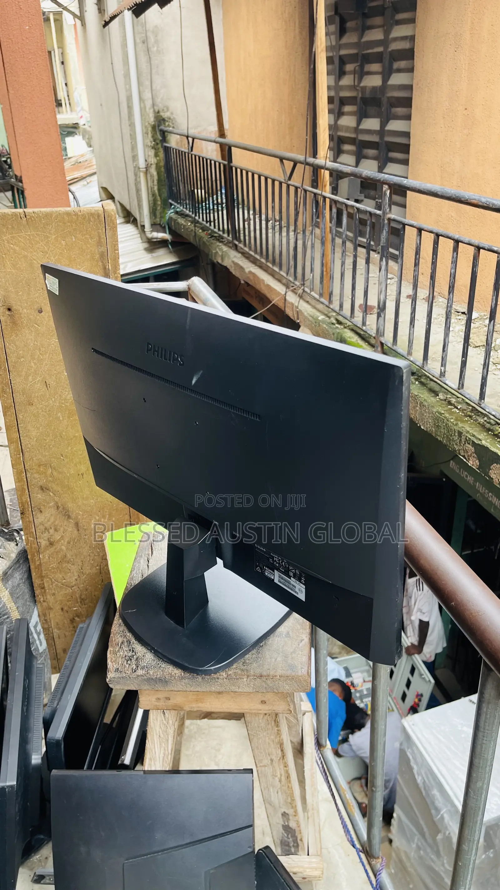 27 Inches Ips Frameless Monitor