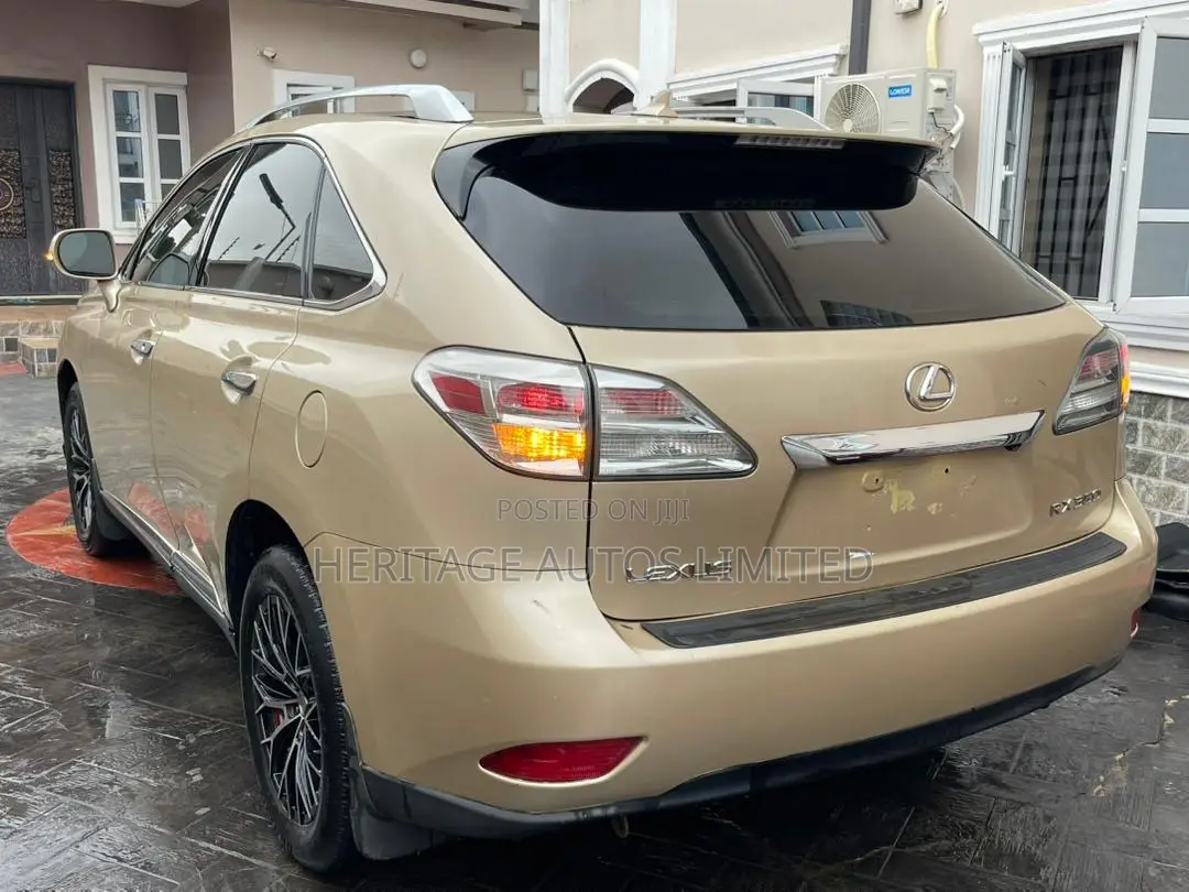 Lexus RX 2010 Gold