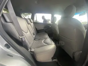 Toyota RAV4 Limited 2011 Silver