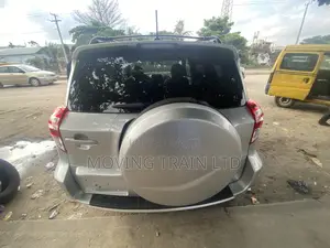 Toyota RAV4 Limited 2011 Silver