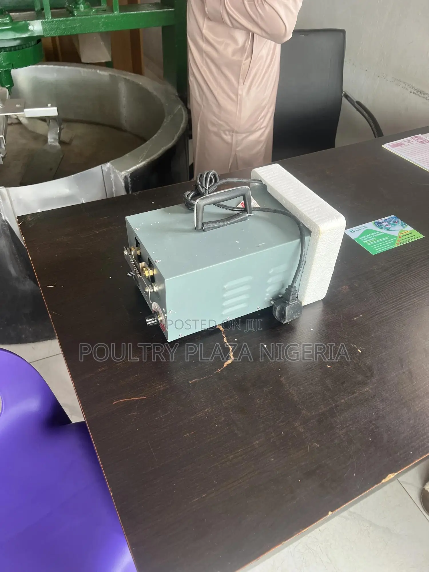 Automatic Debeaking Machine