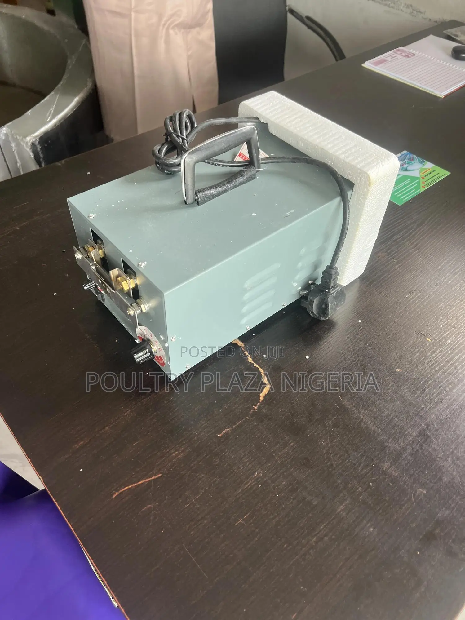 Automatic Debeaking Machine