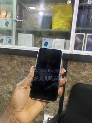 Apple iPhone 11 64 GB White