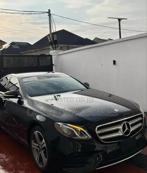 Photo - Mercedes-Benz E300 2017 Black