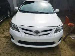 Toyota Corolla LE 4dr Sedan (1.8L 4cyl 4A) 2012 White