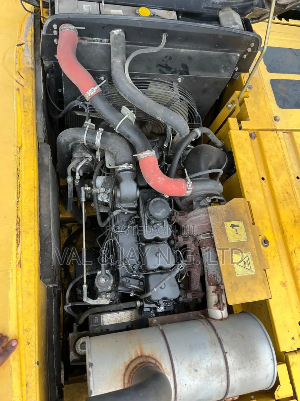 New Holland E245 Excavator - Foreign Use