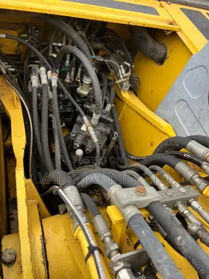 New Holland E245 Excavator - Foreign Use