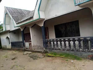 Photo - 10bdrm Bungalow in Eket for sale