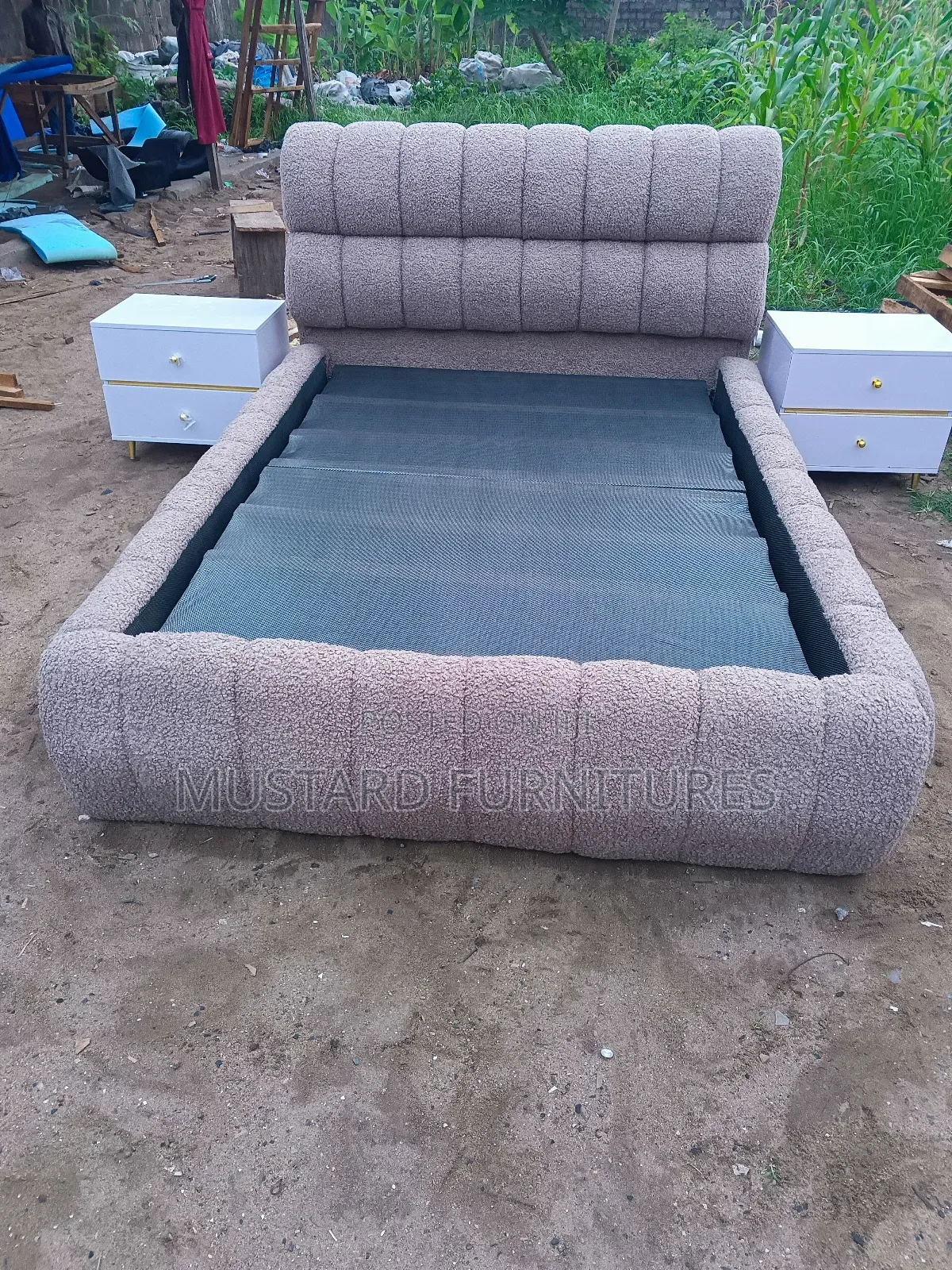 Quality 4.5x6 Bubble Bedframe