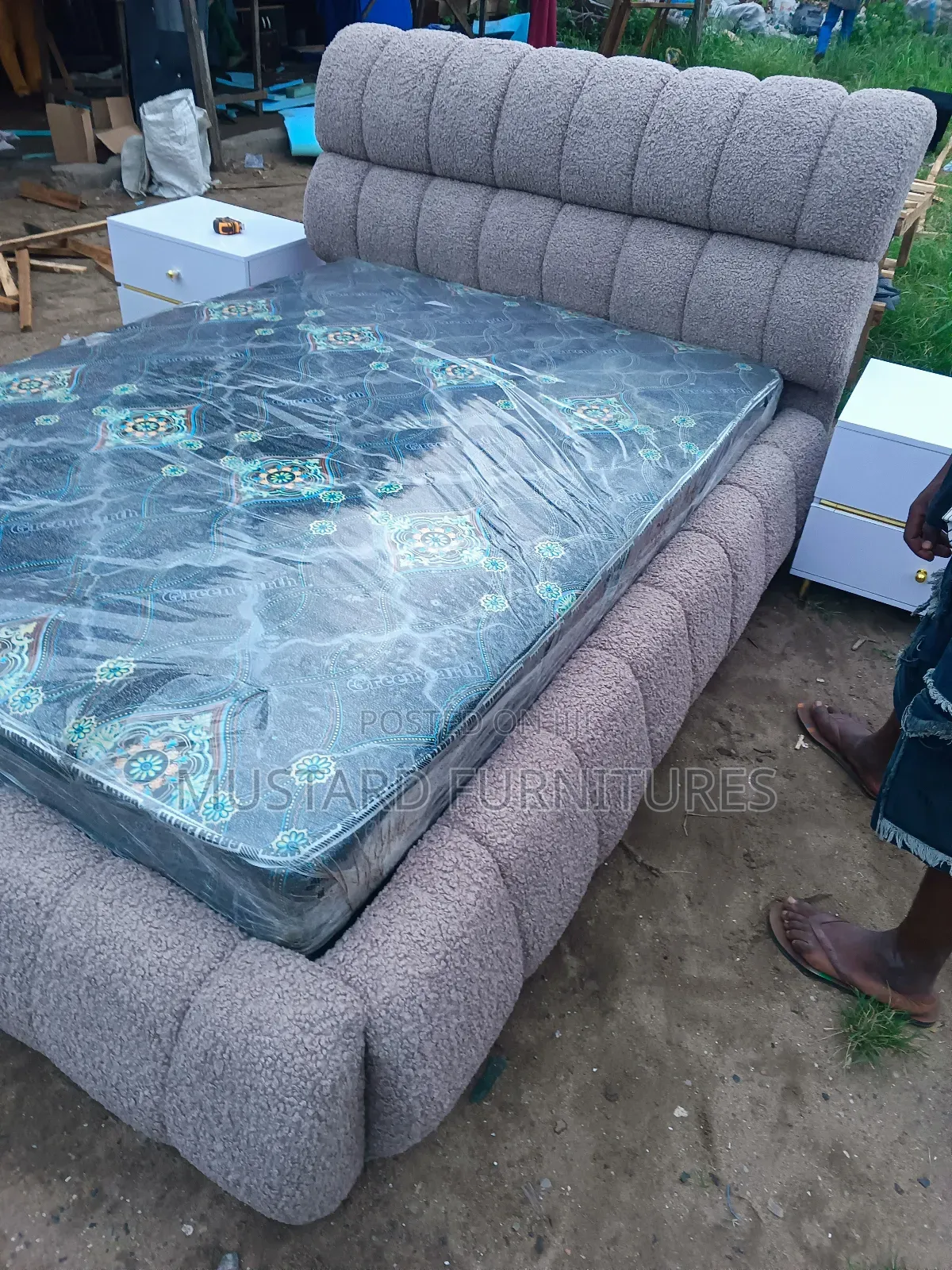 Quality 4.5x6 Bubble Bedframe