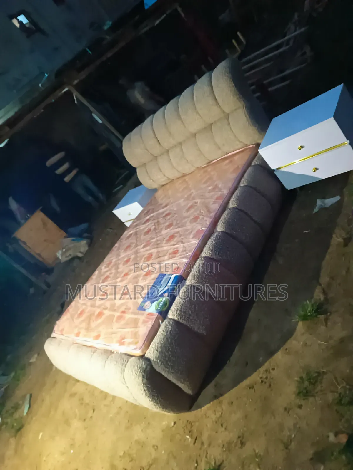 Quality 4.5x6 Bubble Bedframe