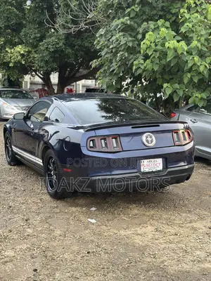 Ford Mustang V6 Premium 2010 Blue