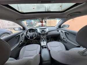 Hyundai Elantra GLS Sedan FWD (1.8L 4cyl 6A) 2013 Gold