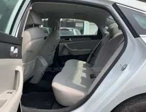 Hyundai Sonata SE 4dr Sedan (2.4L 4cyl 6A) 2015 White