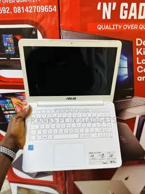 Laptop Asus L50VN 4GB Intel Pentium SSD 128GB