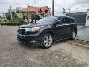 Toyota Highlander Limited Platinum 4dr SUV AWD (3.5L 6cyl 6A) 2014