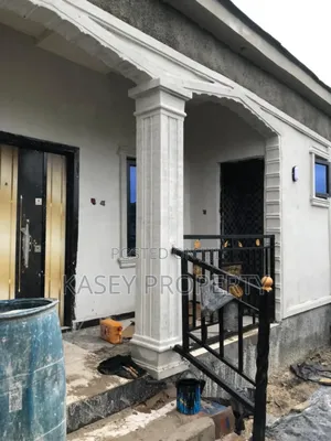 7bdrm Bungalow in Warri for sale