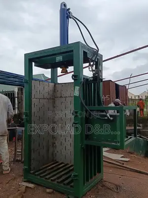 Bailing Machine /Garri Presser