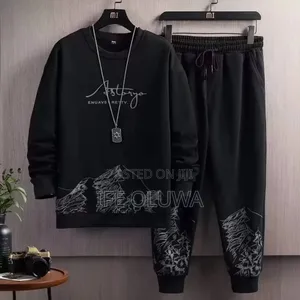 Photo - Men’S Stylish Two-Piece Tracksuit – White Black