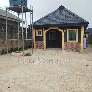 5bdrm Bungalow in Behind Luth Estate, Ifo for sale