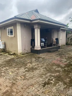 3bdrm Block of Flats in Ugbor, Benin City for sale