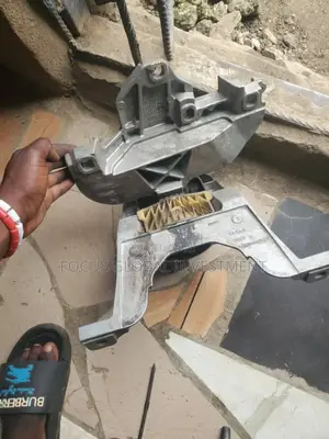 Any Kind of Mercedes-Benz Engine Sitting Is Available