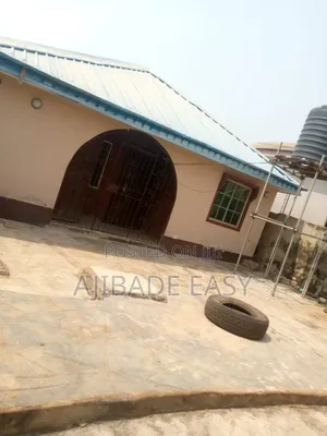 4bdrm Bungalow in Ayobo for sale