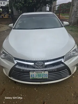 Toyota Camry XLE 4dr Sedan (2.5L 4cyl 6A) 2017 White