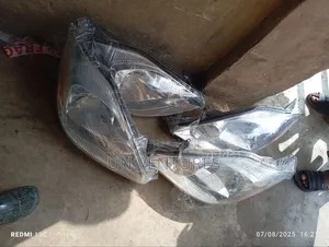 Headlight Toyota Sienna 05