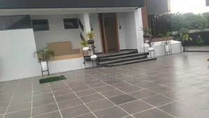 6bdrm Maisonette in Royal Garden Estate for sale