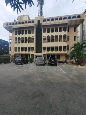 3bdrm Apartment in Victoria Island for rent