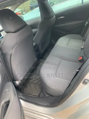 Toyota Corolla LE 2020 Silver