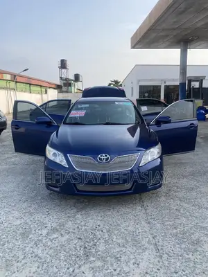 Toyota Camry LE 4dr Sedan (2.5L 4cyl 6A) 2011 Blue