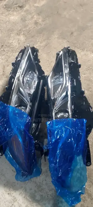 Set Of Head Lamp For Toyota Camry 2018 Xle