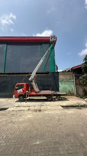 Equipment Motorized Platform Manlift