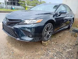 Toyota Camry XLE V6 FWD (3.5L 6cyl 8AM) 2018 Black