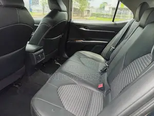 Toyota Camry XLE V6 FWD (3.5L 6cyl 8AM) 2018 Black